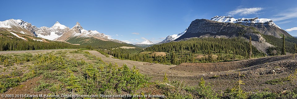 Wide View of the Icefields Valley 